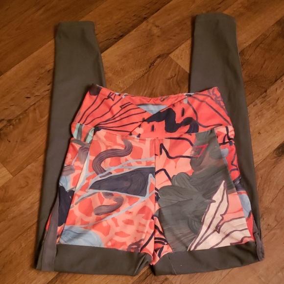 Gymshark Nikki B Pineapple Leggings - Picture 8 of 8